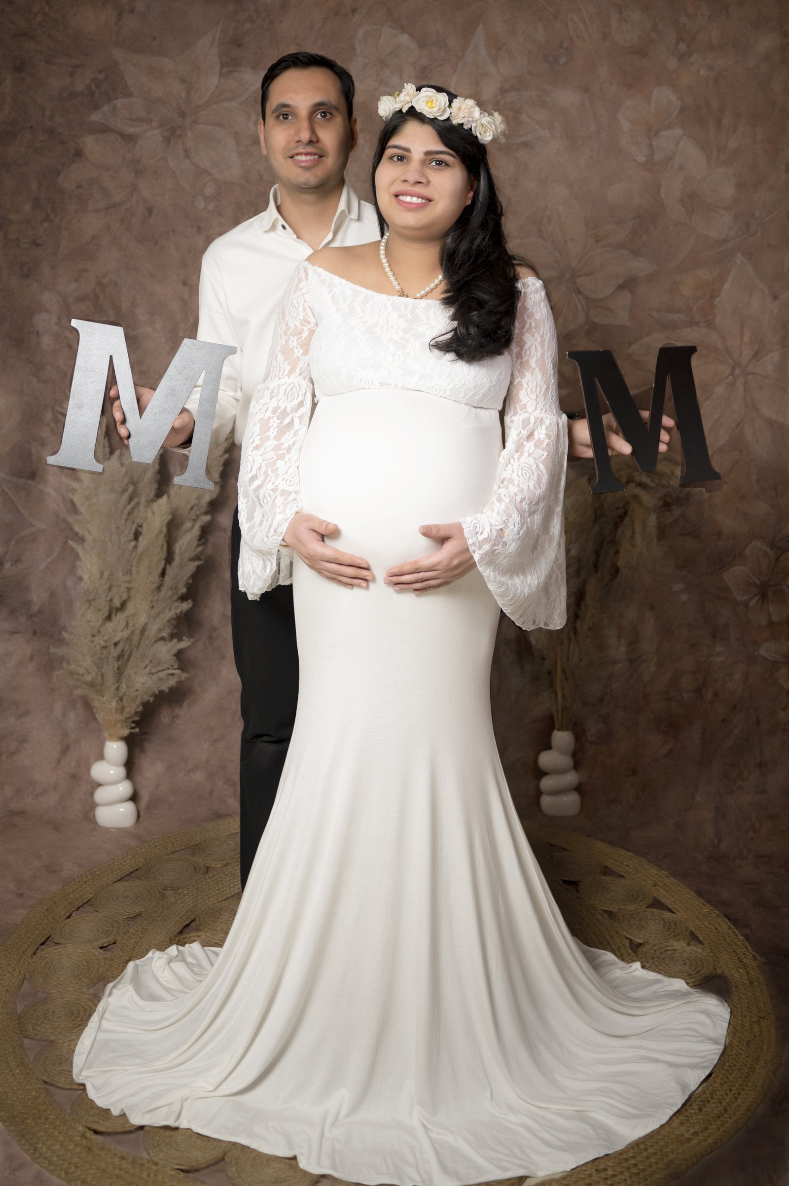 Elegant maternity portrait by Nirvana Photography, image 13