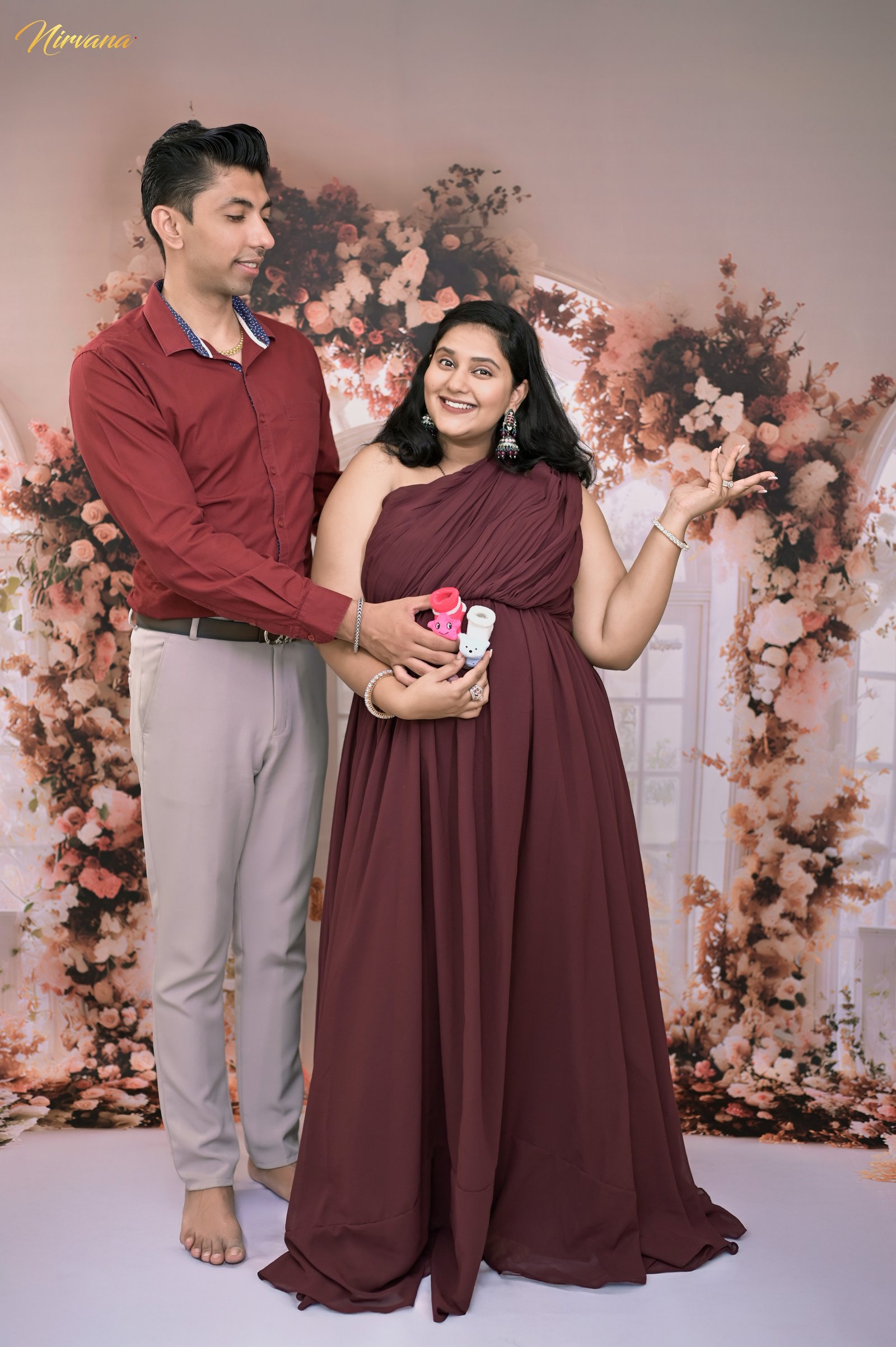Elegant maternity portrait by Nirvana Photography, image 21